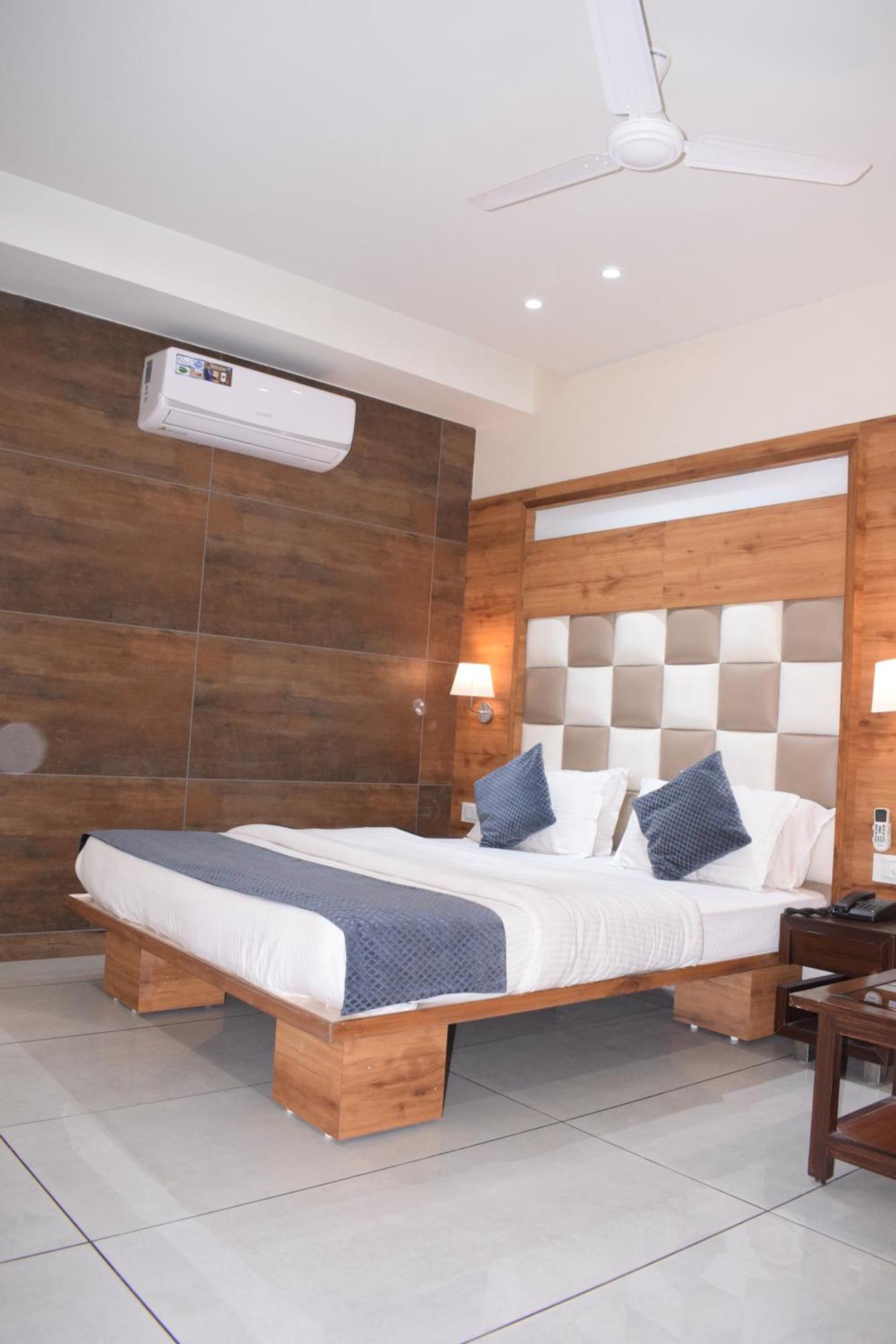 Hotel Viram Pārdi Extérieur photo