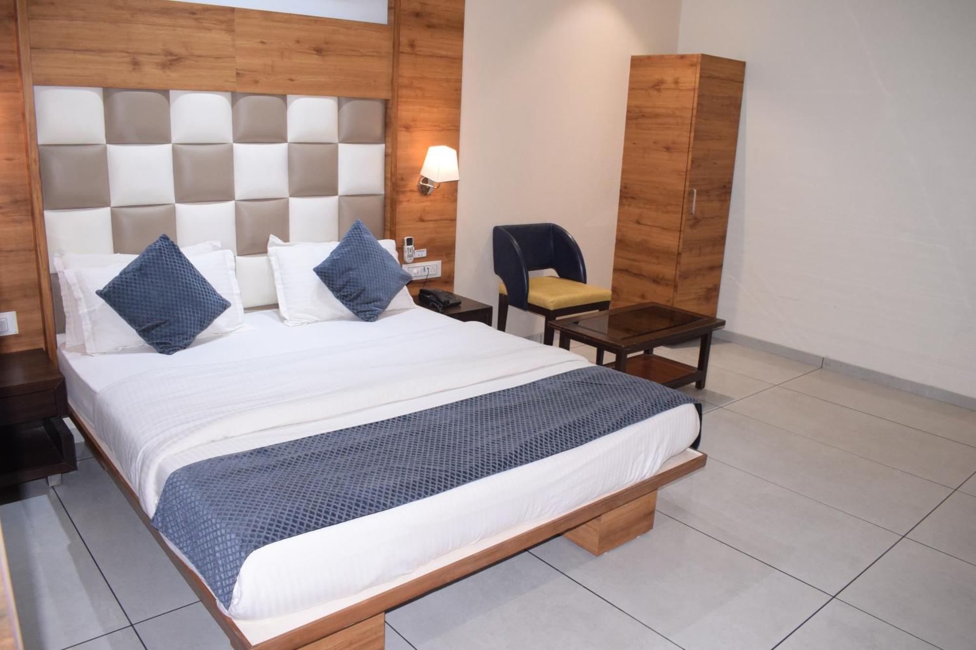Hotel Viram Pārdi Extérieur photo